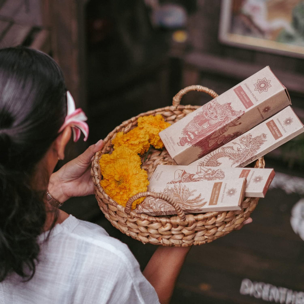 - Natural Aromatic Stick Incense - Made from Wood Bark, and Herbal Powders - No Perfumes or Fragrances - Variety Set of Agarwood, Frankincense and Turmeric, Total of 120 Sticks