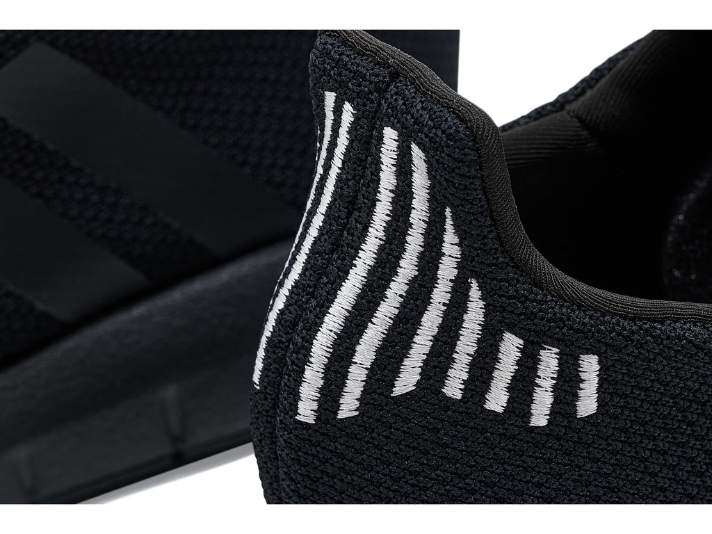 adidas Womens Swift Run Core Black/Core Black/Wonder Quartz 9