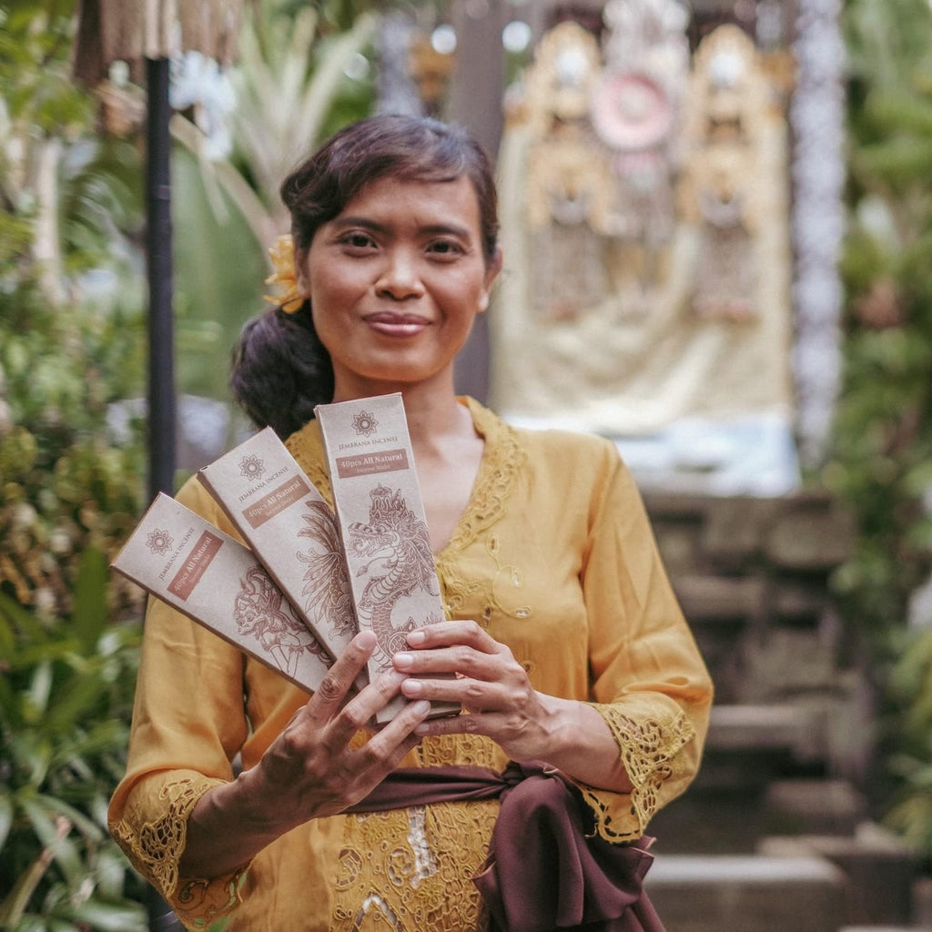 - Natural Aromatic Stick Incense - Made from Wood Bark, and Herbal Powders - No Perfumes or Fragrances - Variety Set of Agarwood, Frankincense and Turmeric, Total of 120 Sticks