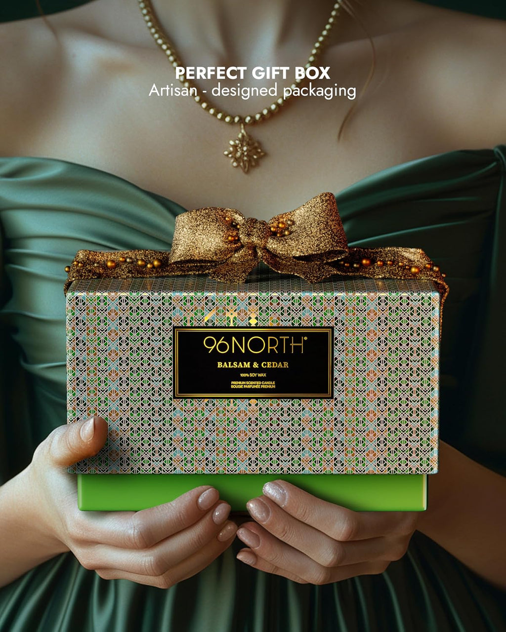 Luxury Candle Balsam & Cedar Scented | Large 3-Wick Jar Candle | up to 40 Hours Burning Time | 100% Natural Soy Wax | Ideal Christmas Candles Gift