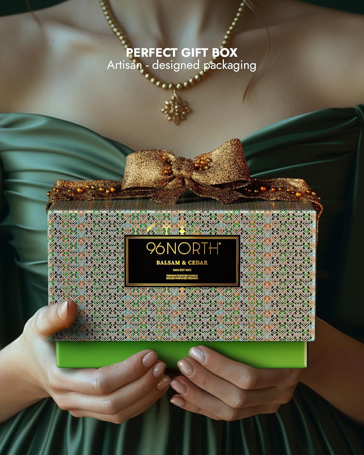 Luxury Candle Balsam & Cedar Scented | Large 3-Wick Jar Candle | up to 40 Hours Burning Time | 100% Natural Soy Wax | Ideal Christmas Candles Gift
