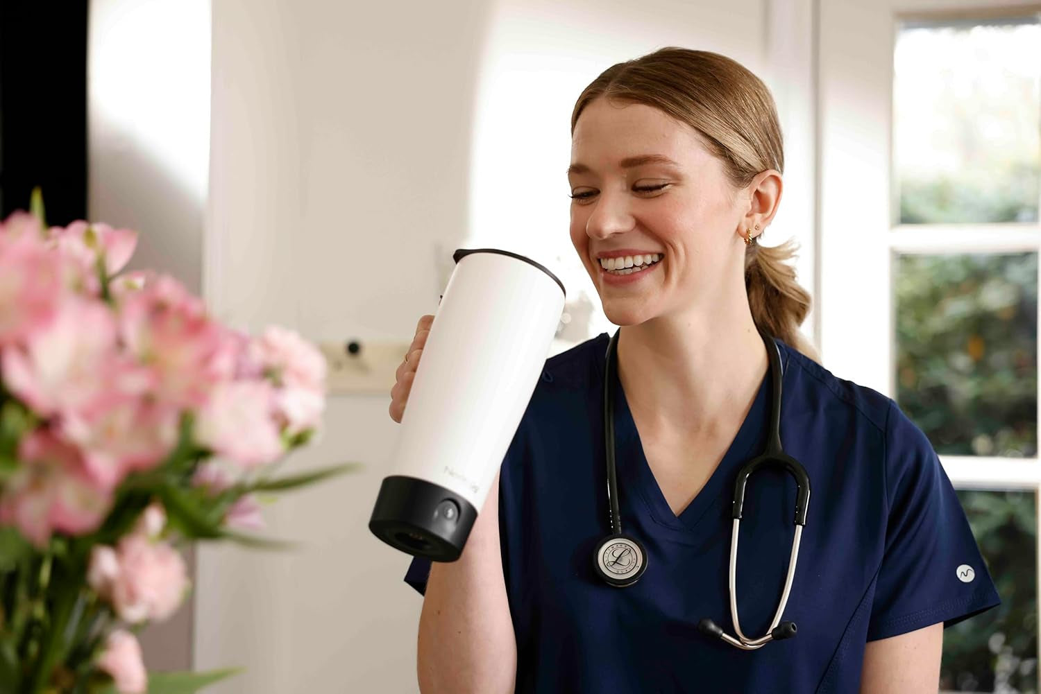 Nextmug Ultra - Temperature-Controlled, Self-Heating Travel Mug (Black - 24 Oz.)